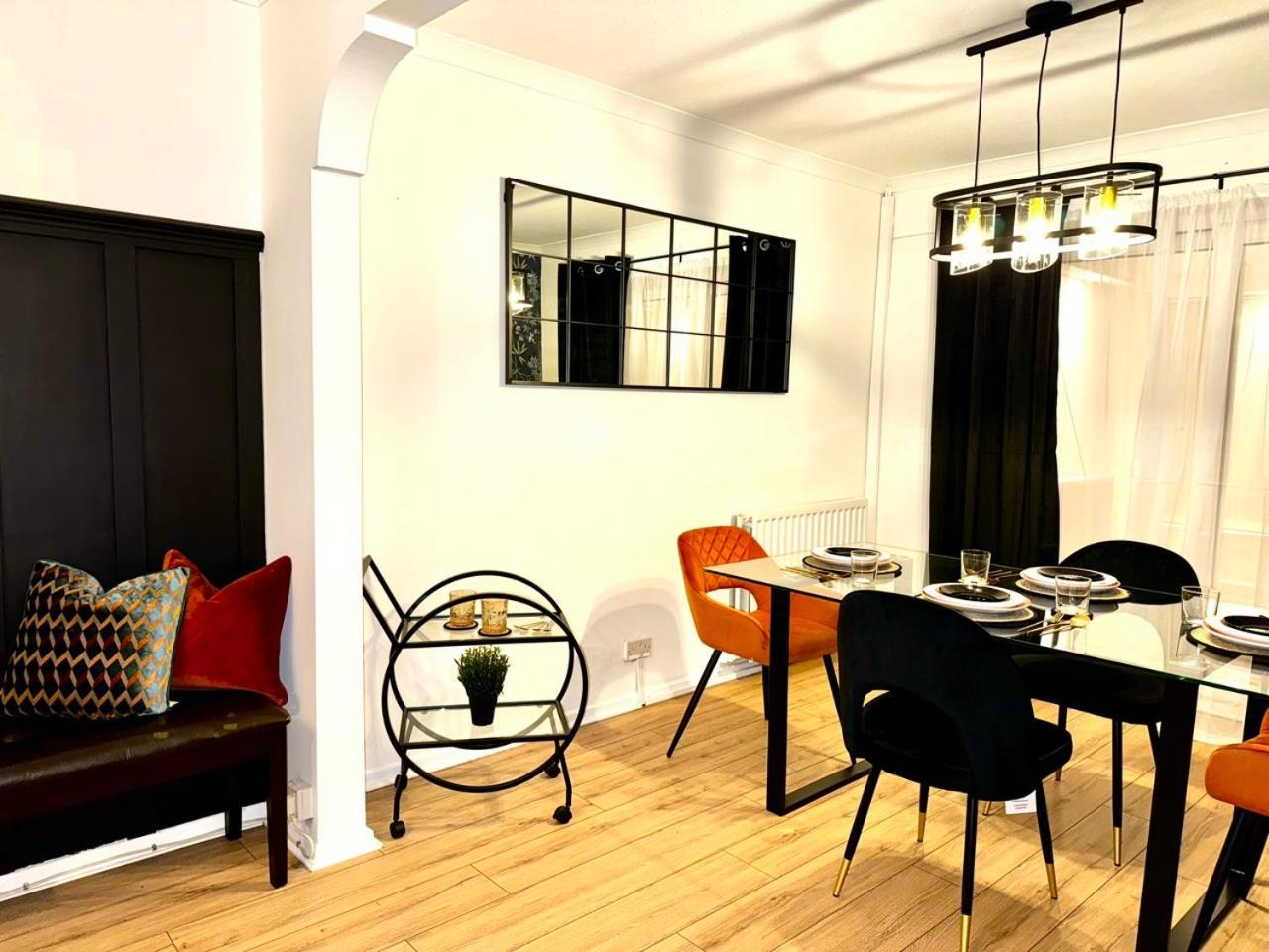 Rnm - Business Professionals Ready, Cost Effective For Large Stays! 3 Bedroom Lounge, Private Access & Entire Place, Kitchen & Washroom With Amenities, Smart Tv, Easy Access, Fast Wifi, Large Driveway, Great Transport Links, Near Worcester Hospital A Exterior foto