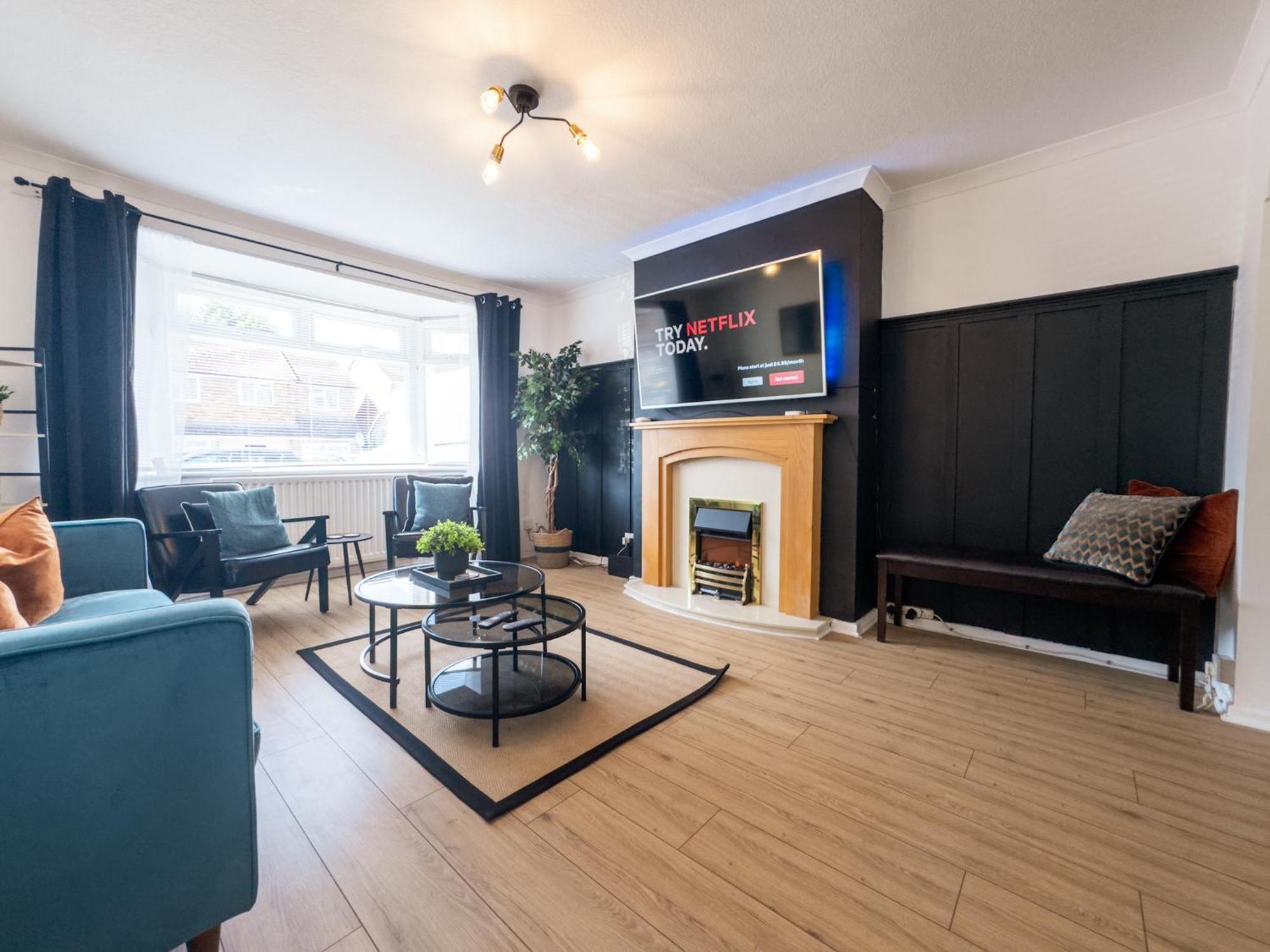 Rnm - Business Professionals Ready, Cost Effective For Large Stays! 3 Bedroom Lounge, Private Access & Entire Place, Kitchen & Washroom With Amenities, Smart Tv, Easy Access, Fast Wifi, Large Driveway, Great Transport Links, Near Worcester Hospital A Exterior foto