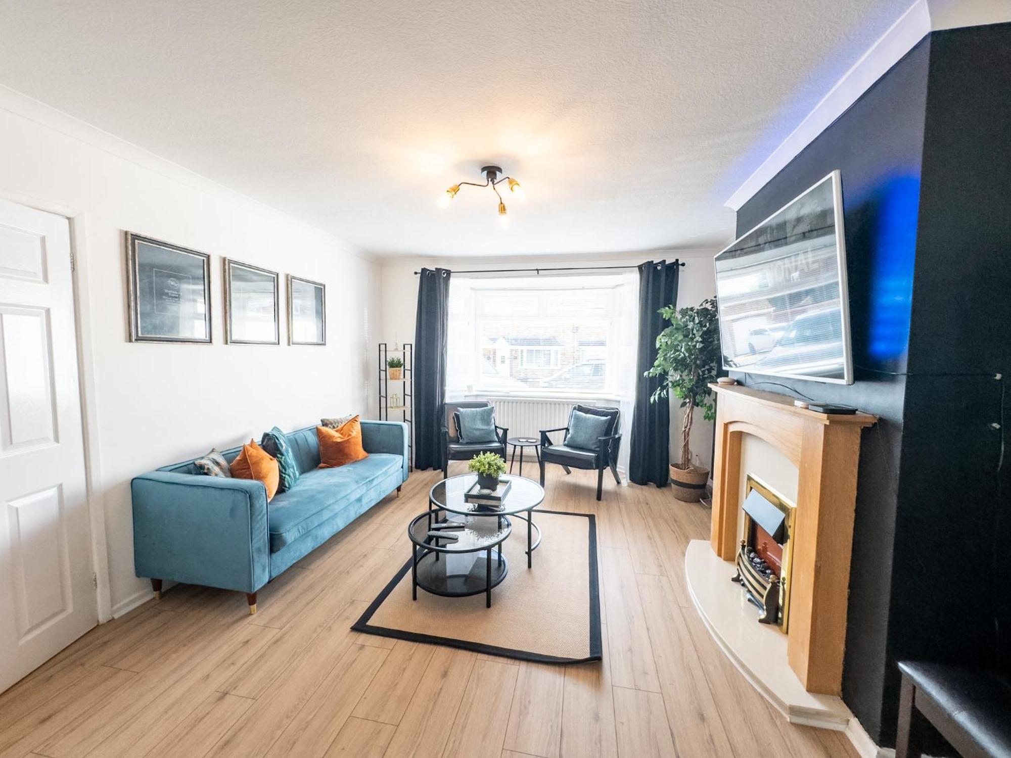 Rnm - Business Professionals Ready, Cost Effective For Large Stays! 3 Bedroom Lounge, Private Access & Entire Place, Kitchen & Washroom With Amenities, Smart Tv, Easy Access, Fast Wifi, Large Driveway, Great Transport Links, Near Worcester Hospital A Exterior foto